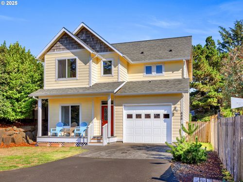 646 Necanicum Dr, Seaside, OR, 97138-6041 | Card Image