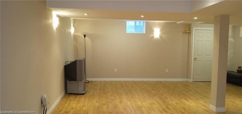 84 Apple Ridge Dr, Kitchener, ON, N2P2S7 | Card Image