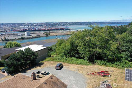 2910 44th Ave Ne, Tacoma, WA, 98422-2807 | Card Image