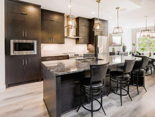 4520B 17 Ave Nw, Calgary, AB, T3B0P1 | Card Image