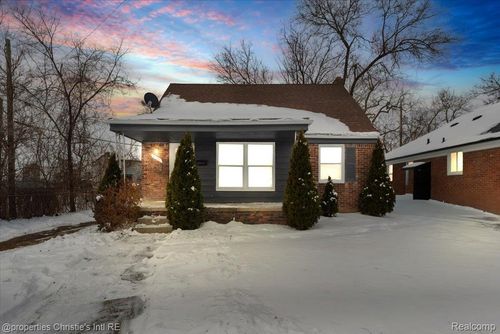 19445 Hubbell St, Detroit, MI, 48235-1908 | Card Image