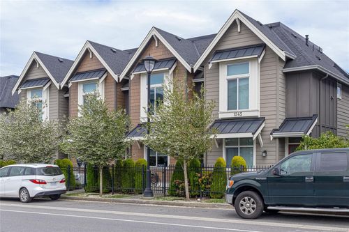 1243 Flint Ave, Victoria, BC, V9B0Y6 | Card Image