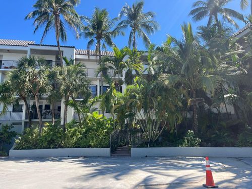 apt-110a-4000 Ne 168th St, North Miami Beach, FL, 33160-3541 | Card Image