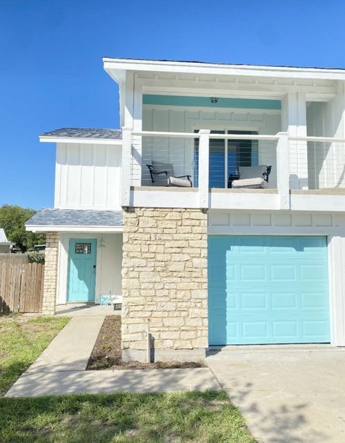 a-1015 N Allen St, Rockport, TX, 78382-3105 | Card Image