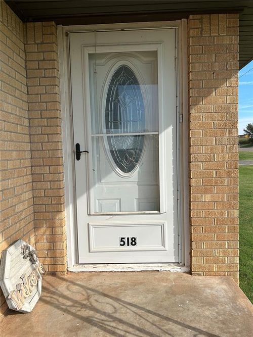 518 N 15th St, Thomas, OK, 73669-8056 | Card Image