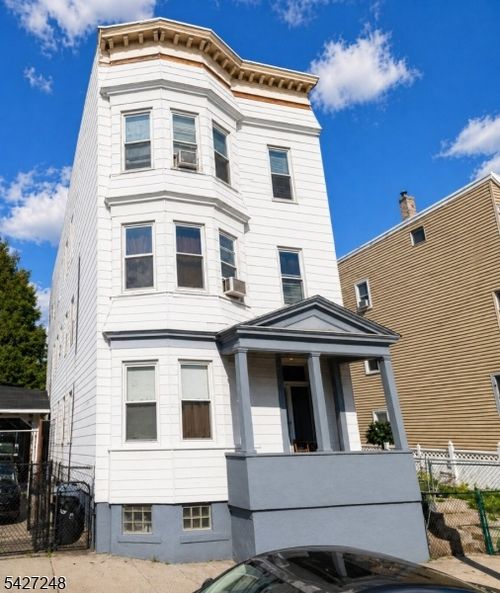 8 Horatio St, Newark, NJ, 07105-4377 | Card Image