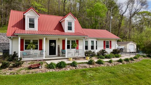 1572 Highway 80, Manchester, KY, 40962-8804 | Card Image