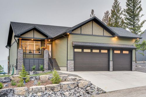 37 Kananaskis Way, Coleman, AB, T0K0M0 | Card Image