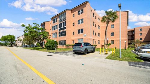 301-2861 Somerset Dr, Lauderdale Lakes, FL, 33311-1988 | Card Image
