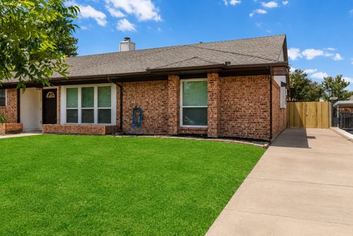 2429 Chestnut Way, Bedford, TX, 76022-7761 | Card Image