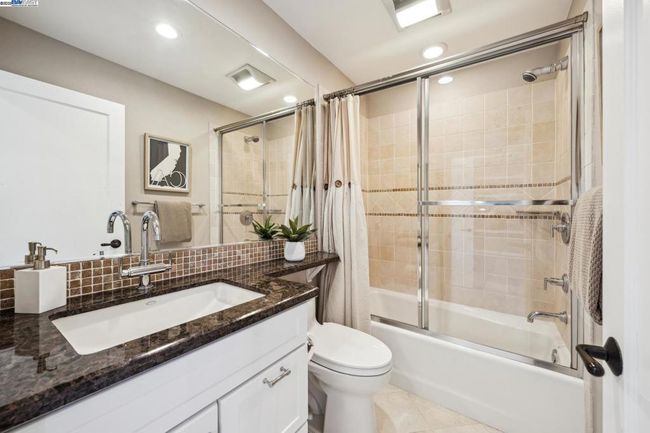 11 Leslyn Ln, House other with 5 bedrooms, 6 bathrooms and 2 parking in Lafayette CA | Image 32