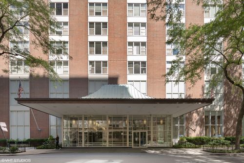 13b-1325 State Pkwy, Chicago, IL, 60610-6122 | Card Image