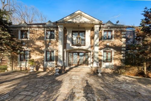 12 E Saddle River Rd, Saddle River, NJ, 07458-3205 | Card Image