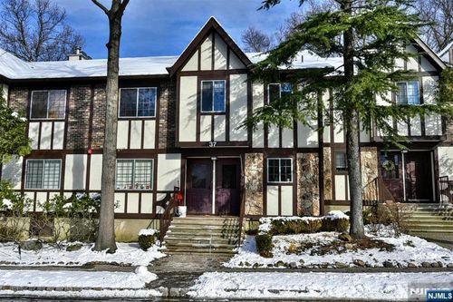 3707 Mark Twain Way, Mahwah, NJ, 07430-3477 | Card Image