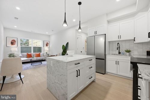 apt-2-2606 41st St Nw, WASHINGTON, DC, 20007-1256 | Card Image