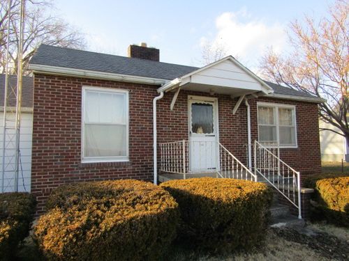 423 3rd St, Rosiclare, IL, 62982-1124 | Card Image