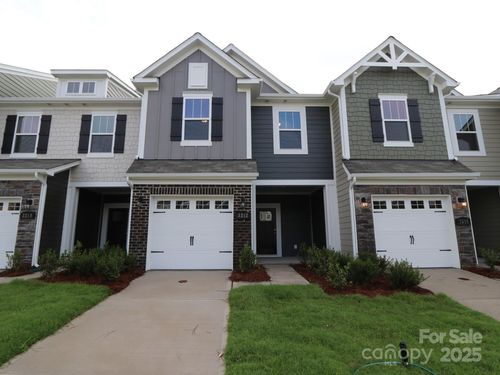 3212 Lilac Grove Dr, Charlotte, NC, 28269-0652 | Card Image