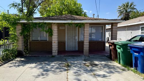 13927 Highway Ave, Armona, CA, 93202-7711 | Card Image