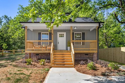 805 Hunter St, York, SC, 29745-1614 | Card Image