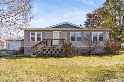 1104 Benton St, La Porte City, IA, 50651-1918 | Card Image