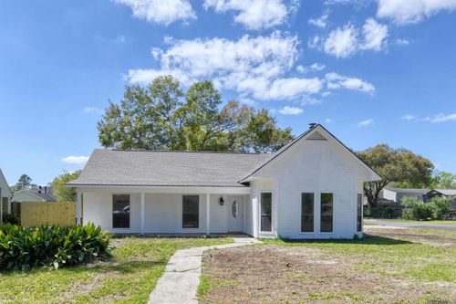 7618 Chairman Ave, Baton Rouge, LA, 70817-6017 | Card Image