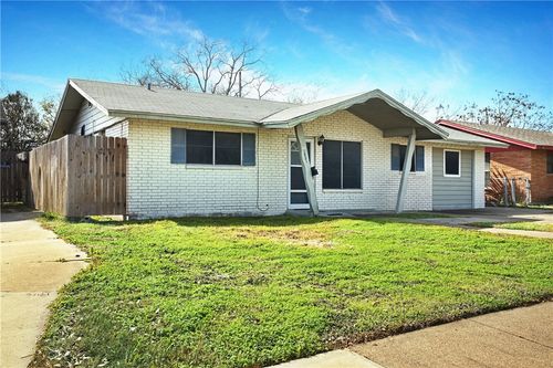 1821 Roslyn St, Corpus Christi, TX, 78416-1533 | Card Image