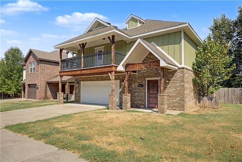 1395 N Sicily Ln, Fayetteville, AR, 72704-5067 | Card Image