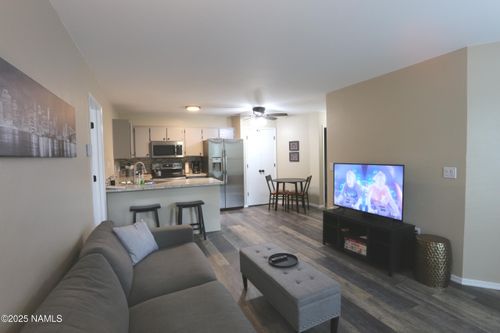 701-2700 S White Mountain Rd, Show Low, AZ, 85901-7309 | Card Image