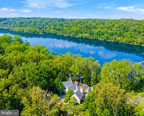 1100 Crest Ln, MCLEAN, VA, 22101-1815 | Card Image