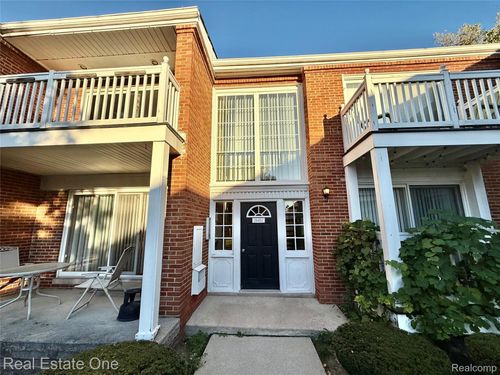 209-2445 Torquay Ave, Royal Oak, MI, 48073-1136 | Card Image