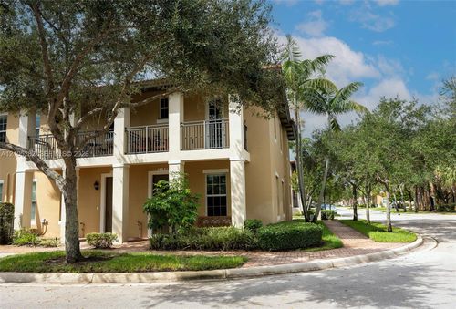 1104 Sw 146th Ter, Pembroke Pines, FL, 33027-6165 | Card Image