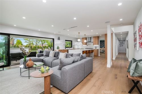 23949 Nomar St, Woodland Hills, CA, 91367-4043 | Card Image