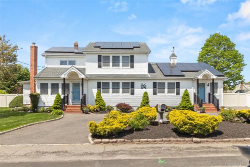 63 E Madison St, East Islip, NY, 11730-1600 | Card Image
