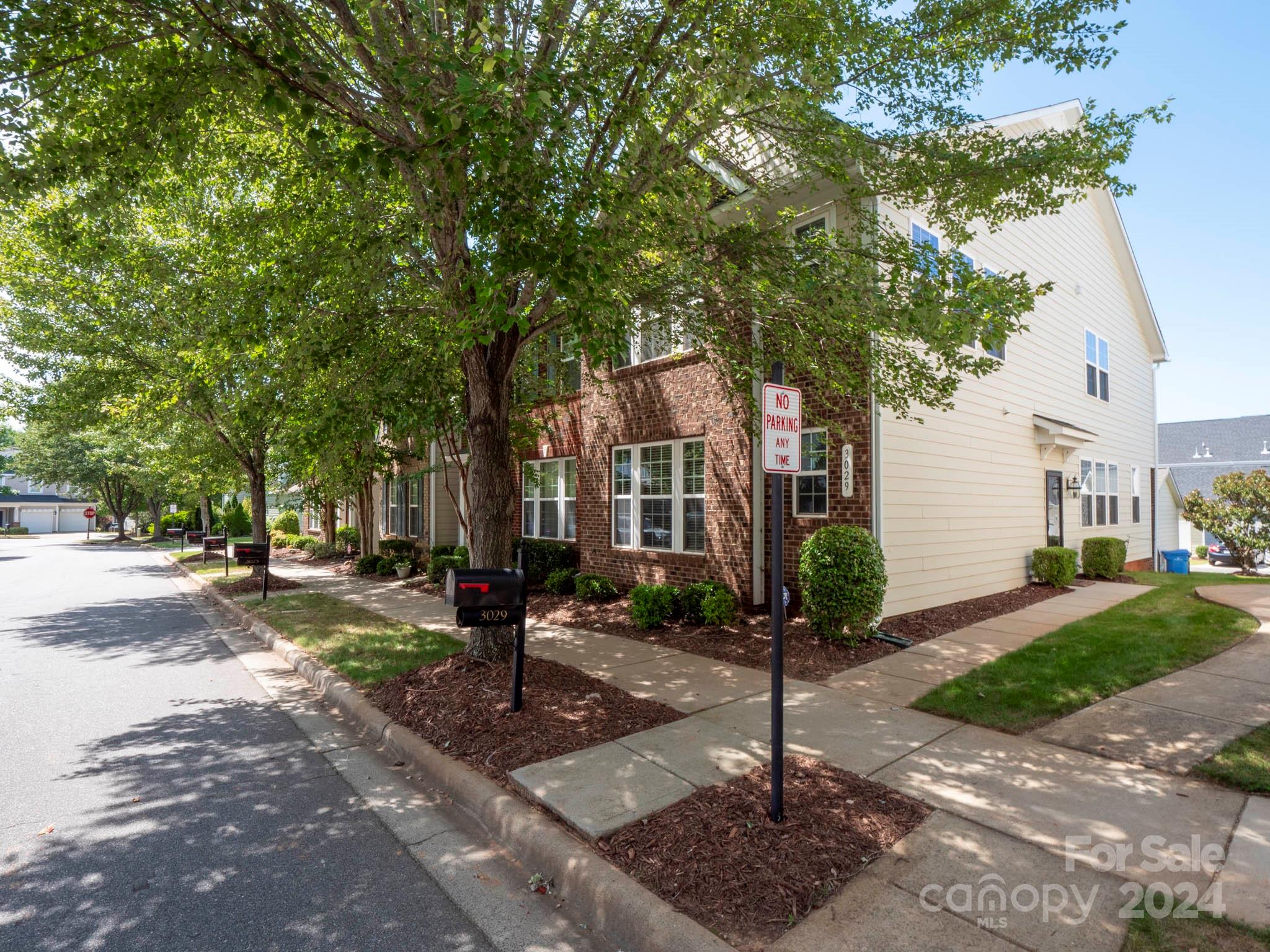 Coventry Commons Dr, Mint Hill, NC 28227