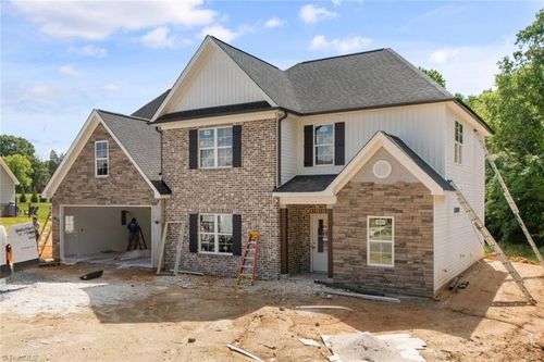 594 Cedar Dr, Winston-Salem, NC, 27107-9536 | Card Image