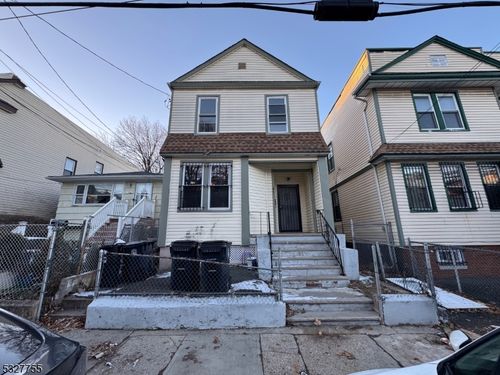 85 Smith St, Newark, NJ, 07106-1109 | Card Image