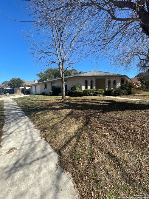 6343 Pickering Dr, Leon Valley, TX, 78238-2338 | Card Image