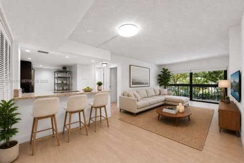 10-5201 Orduna Dr, Coral Gables, FL, 33146 | Card Image