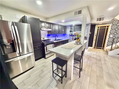 apt-10-15555 Nordhoff St, Northridge, CA, 91343-3253 | Card Image