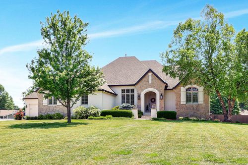 11 Crestway St, Wellington, KS, 67152-3277 | Card Image