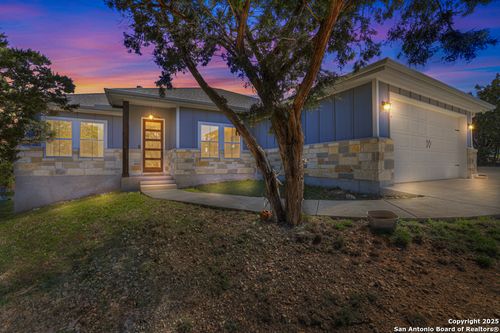 315 Hilltop Rdg, New Braunfels, TX, 78132-2270 | Card Image