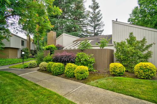 326 Elmhurst Circle, Sacramento, CA, 95825 | Card Image