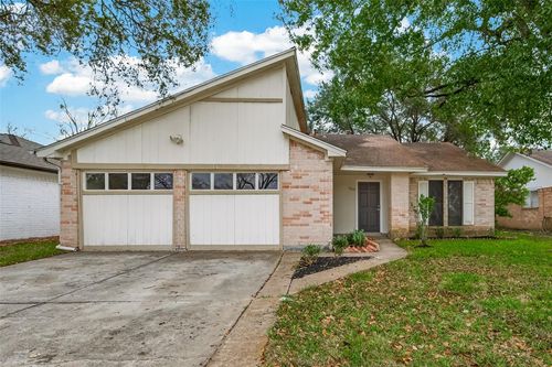 7515 Londres Dr, Houston, TX, 77083-3721 | Card Image