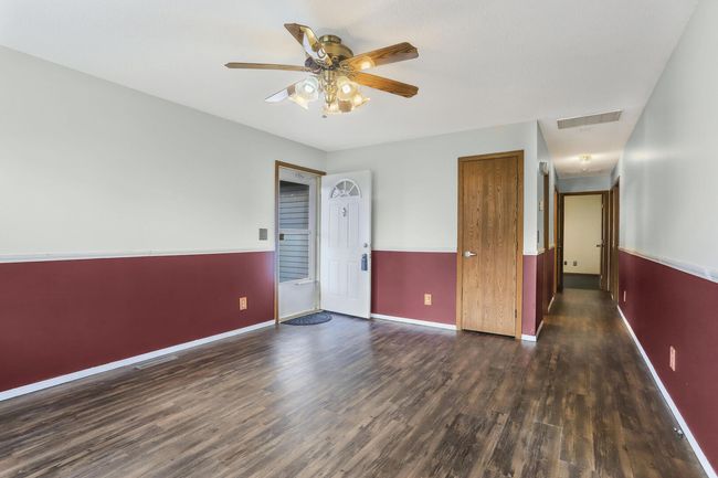 807 Country View Dr, Home with 3 bedrooms, 1 bathrooms and null parking in Philo IL | Image 9