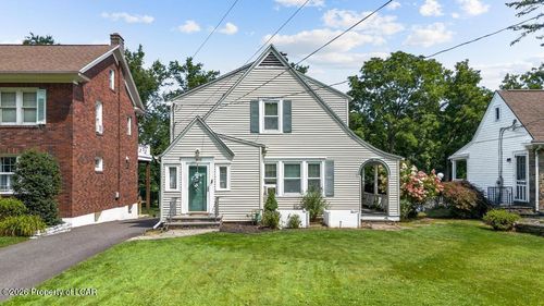 405 Pioneer Ave, Dallas, PA, 18612-8726 | Card Image