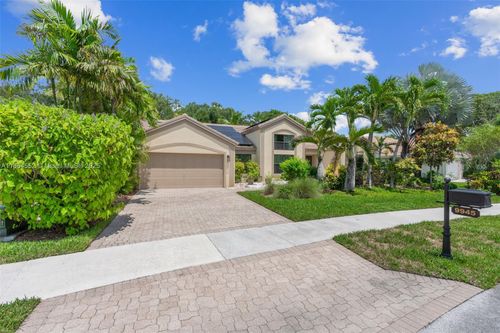 9945 W Tree Tops Ct, Davie, FL, 33328-7101 | Card Image