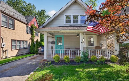 67 Nassau Rd, Great Neck, NY, 11021-4047 | Card Image