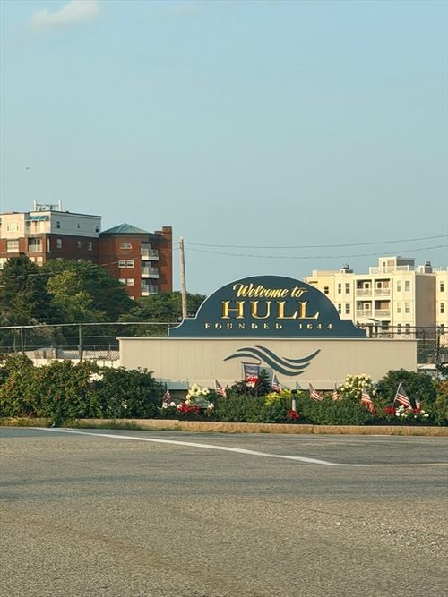 29 Newport Rd, Hull, MA, 02045-2419 | Card Image
