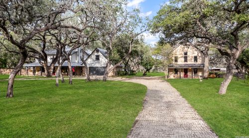 114 Massad Dr, Pleasanton, TX, 78064-1516 | Card Image
