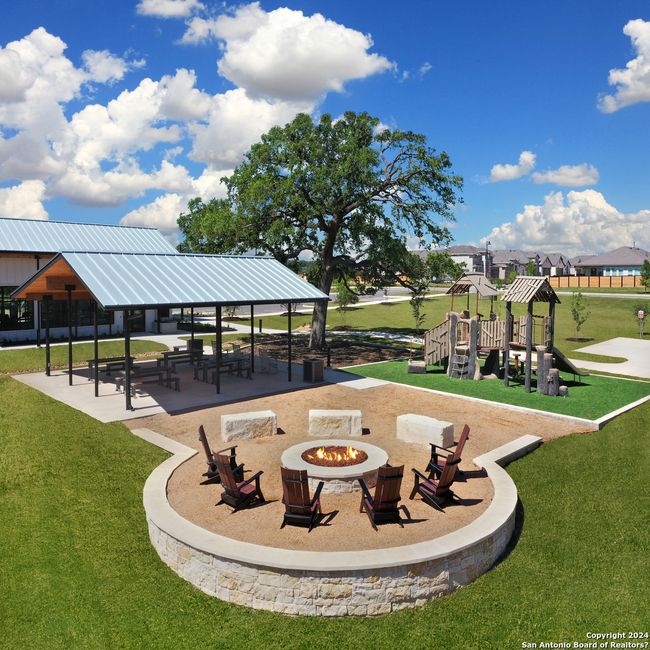 1823 Weinnacht, House other with 5 bedrooms, 4 bathrooms and null parking in New Braunfels TX | Image 5